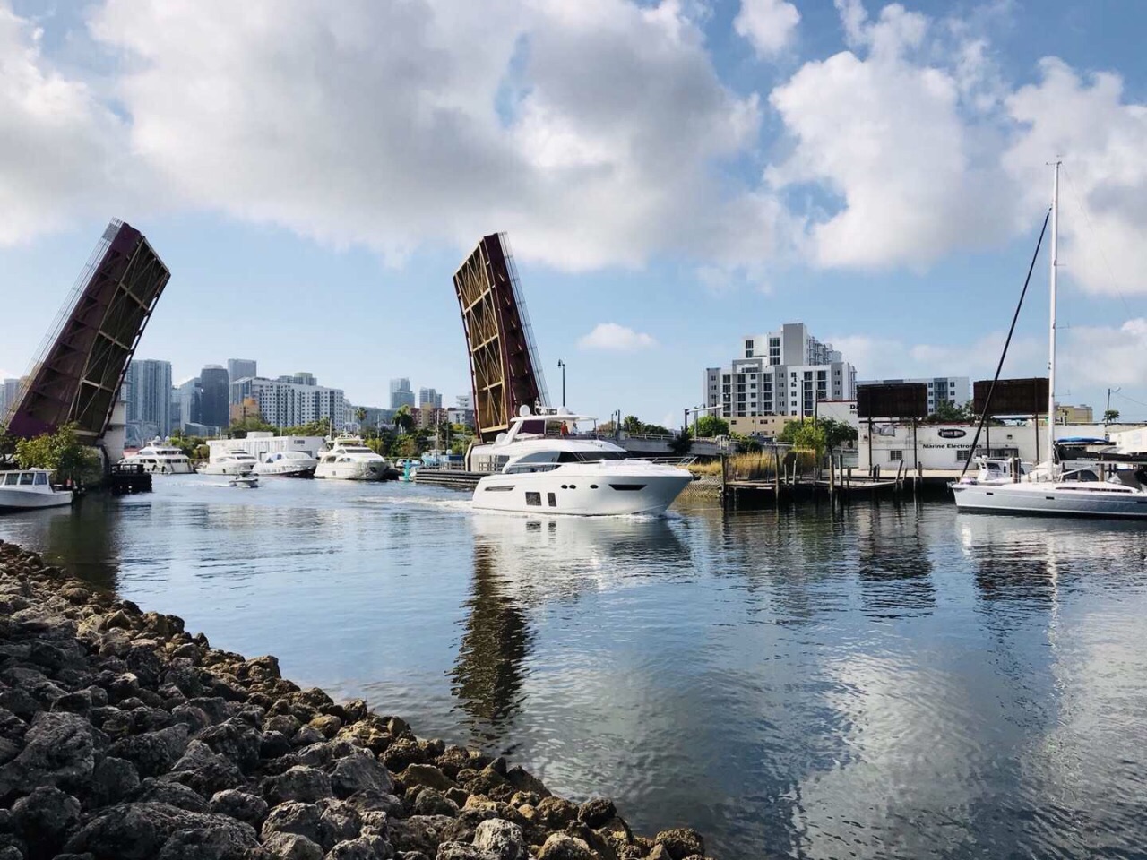 劳德代尔堡fort lauderdale
