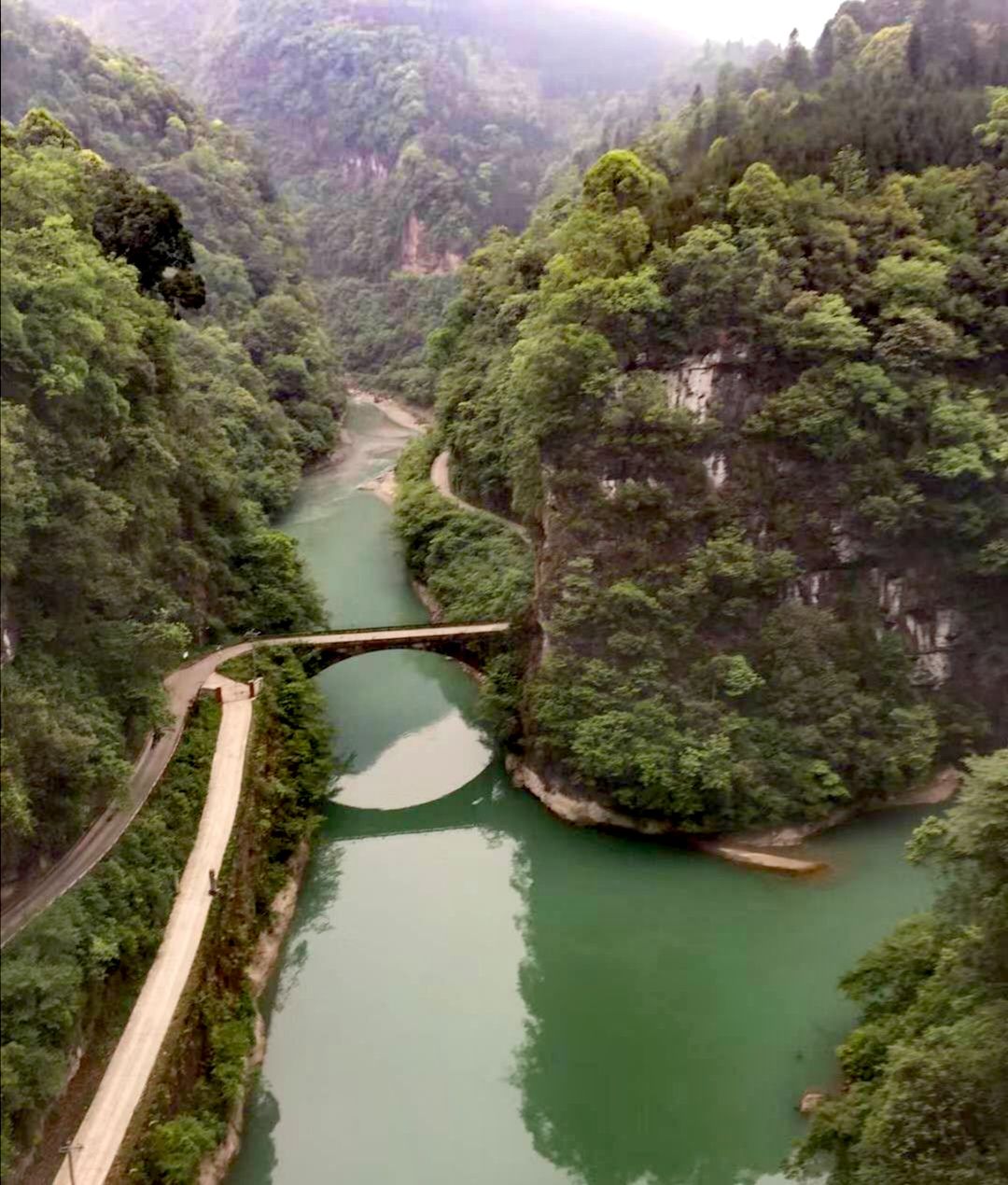 南宝山旅游区位于西汉才女"卓文君"故里邛崃市境内,景区的生态环境