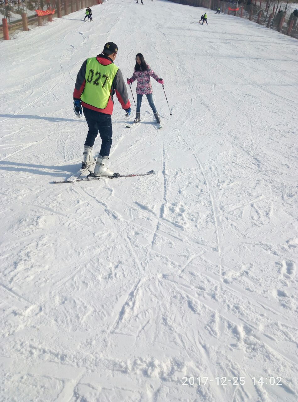 【携程攻略】鹿泉区西部长青四季滑雪场景点,今天天气