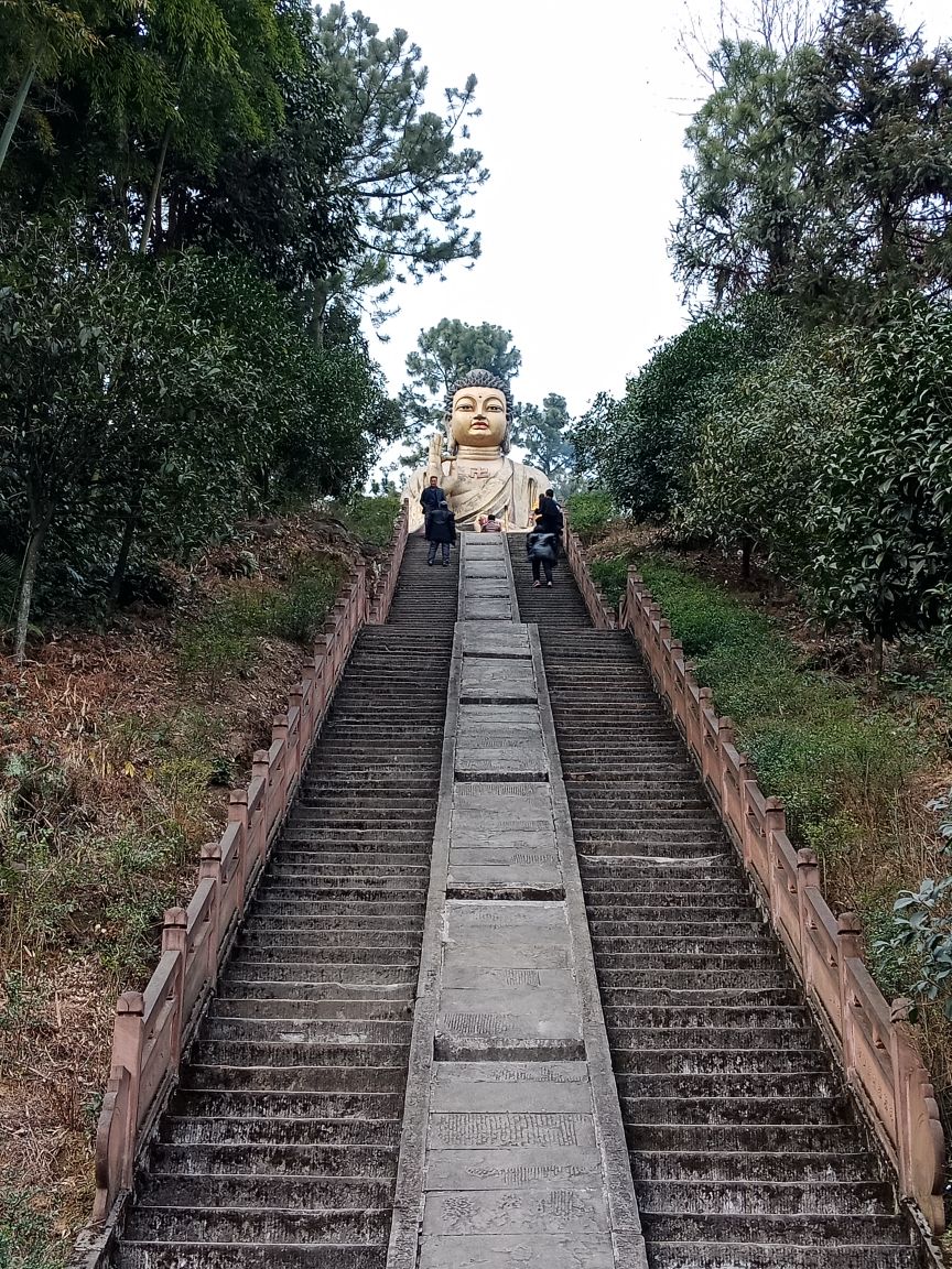 【携程攻略】丹棱老峨山景点,风景不错,空气清新,小路上去的时候,沿途