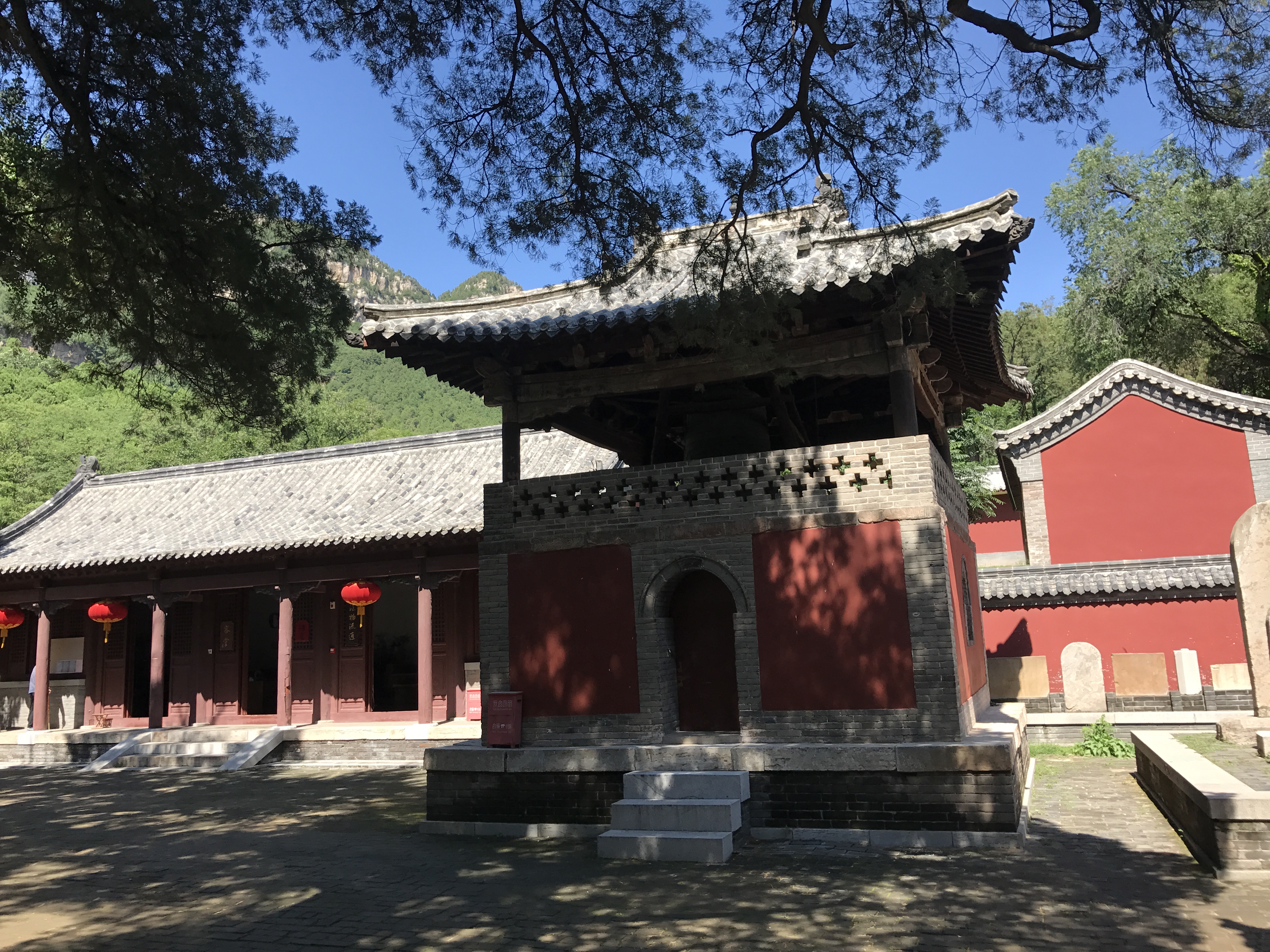 灵岩寺