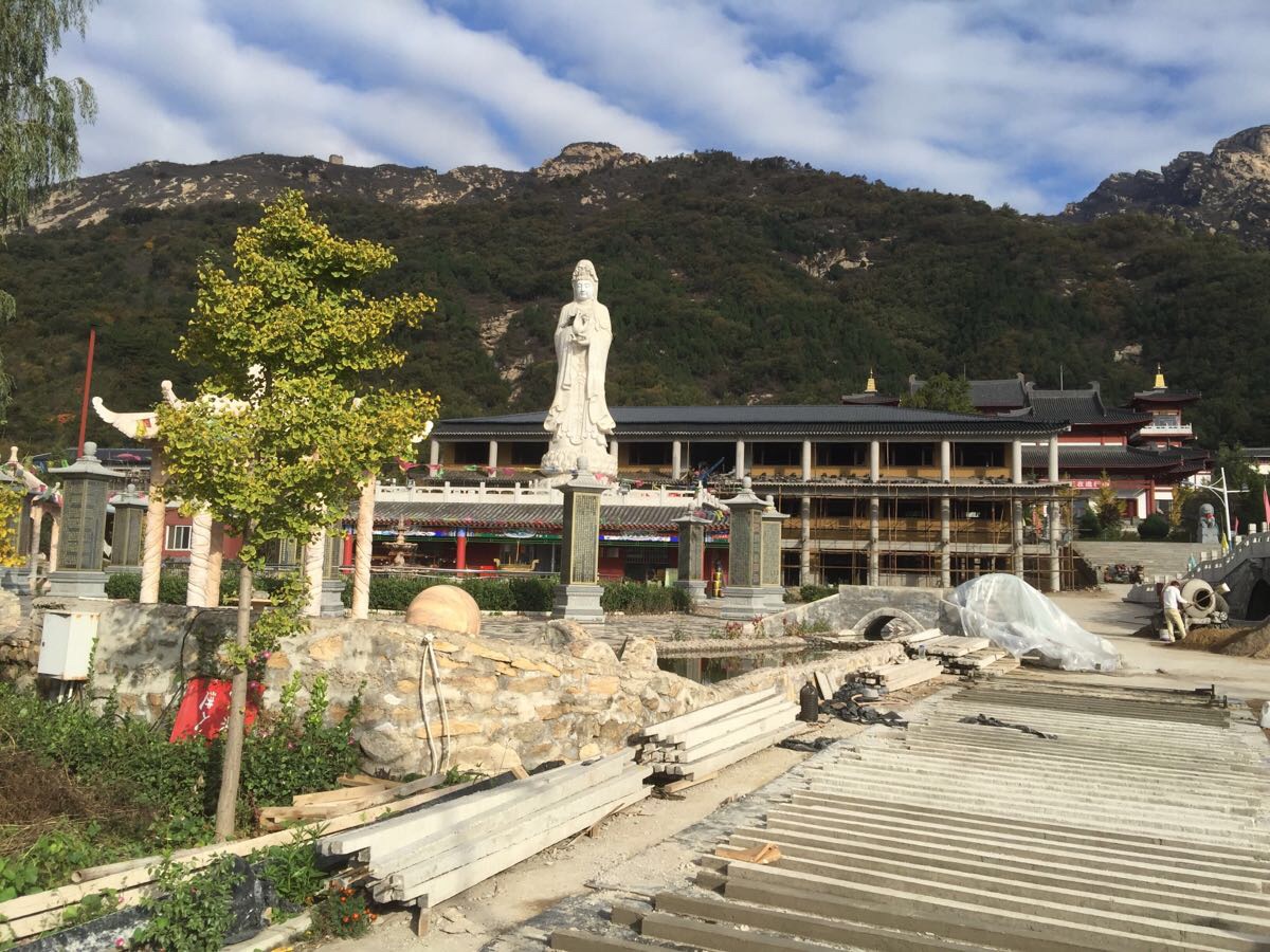 大云峰禅寺始建于唐代,由于山上荆条繁茂密集而得原名"荆山禅寺"宋代