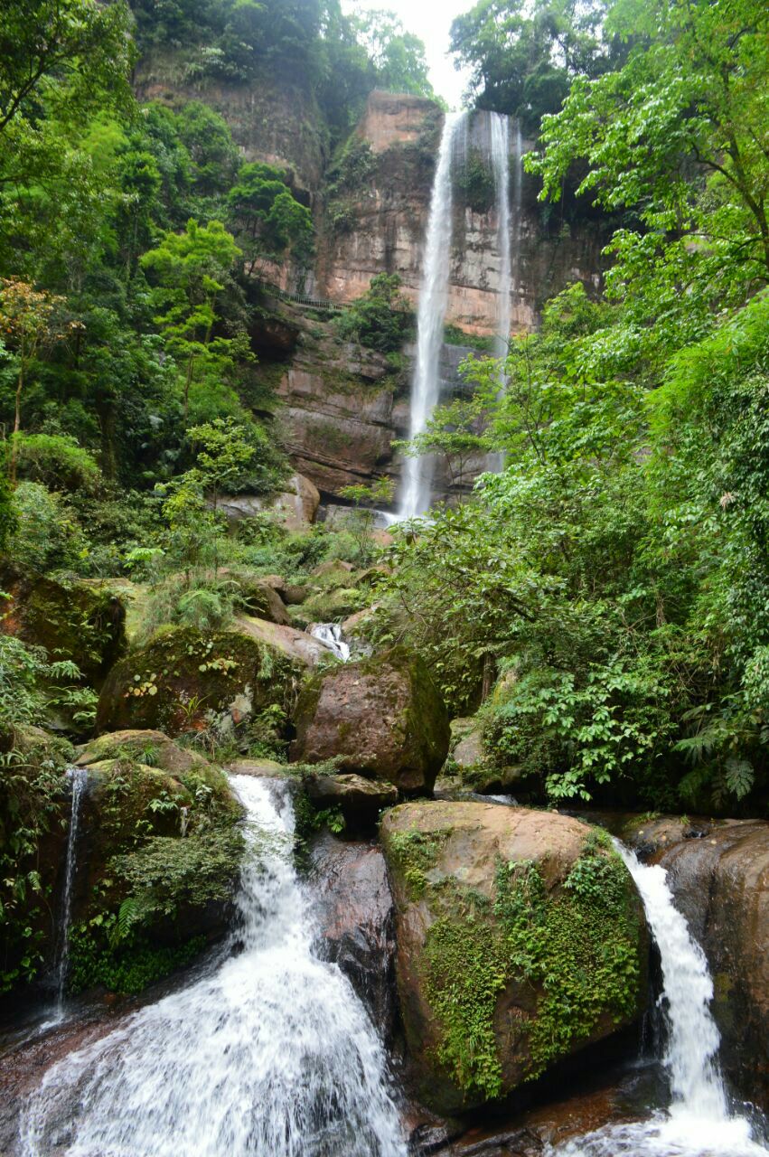 赤水丹霞旅游区·燕子岩