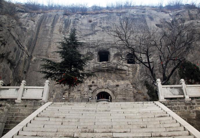 中国十大名窟之一 响堂山石窟 响堂寺石窟位于河北邯郸市新市区,始建