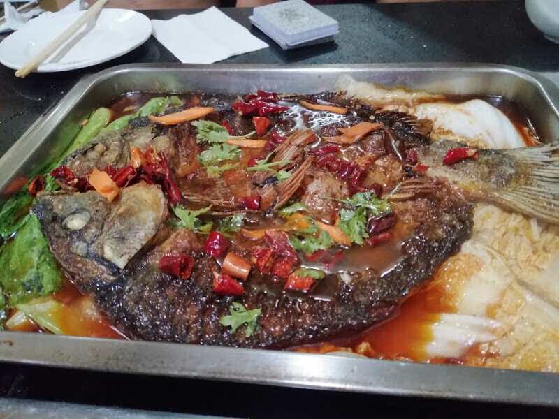 价格也不贵,4个人,吃饭喝酒,点几个小菜,也就花了二百多