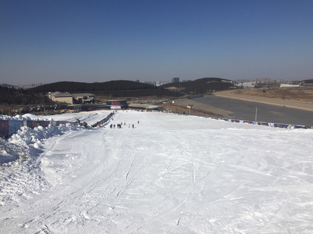 蟠龙山滑雪场