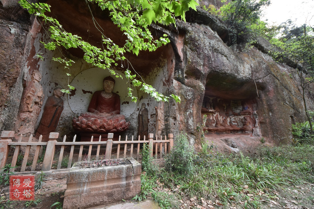 四川青神中岩寺摩崖造像