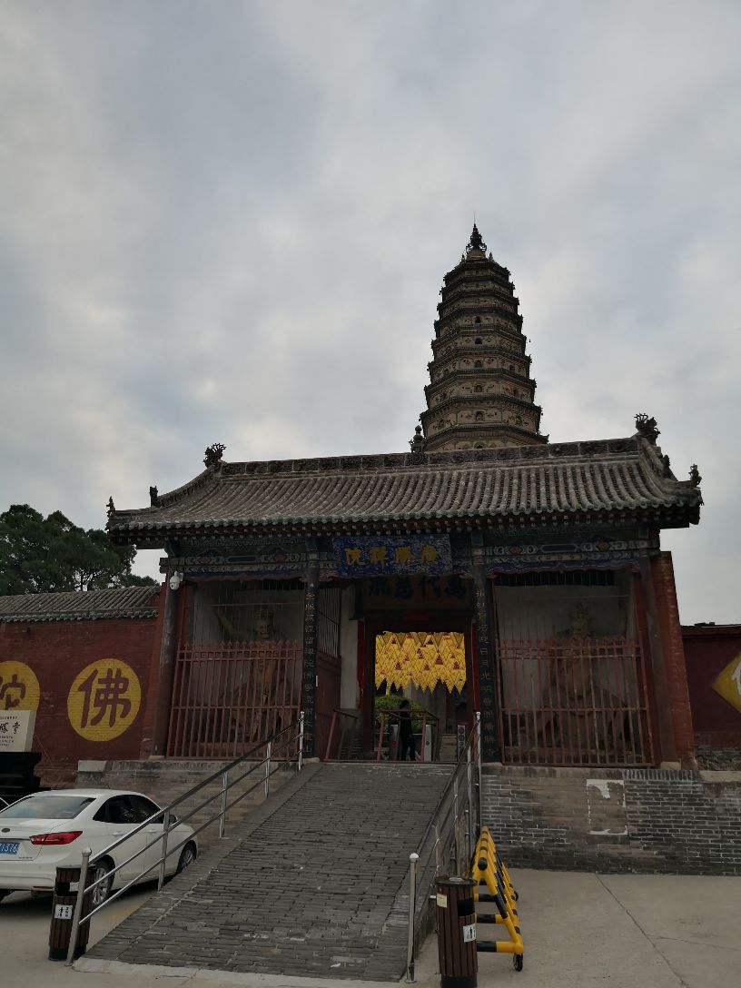 
广胜三绝之一的飞虹塔在上寺,水神庙壁画在下寺,赵城金藏没法