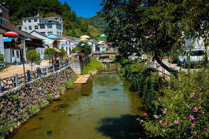 永康最高山峰下的村落——棠溪村