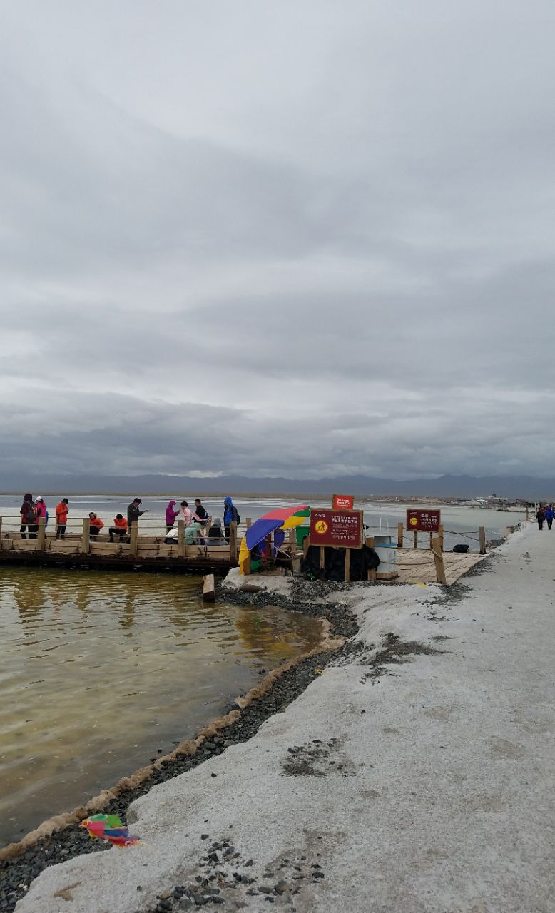 【携程攻略】海西茶卡盐湖景点,阴天真的煞风景,不过