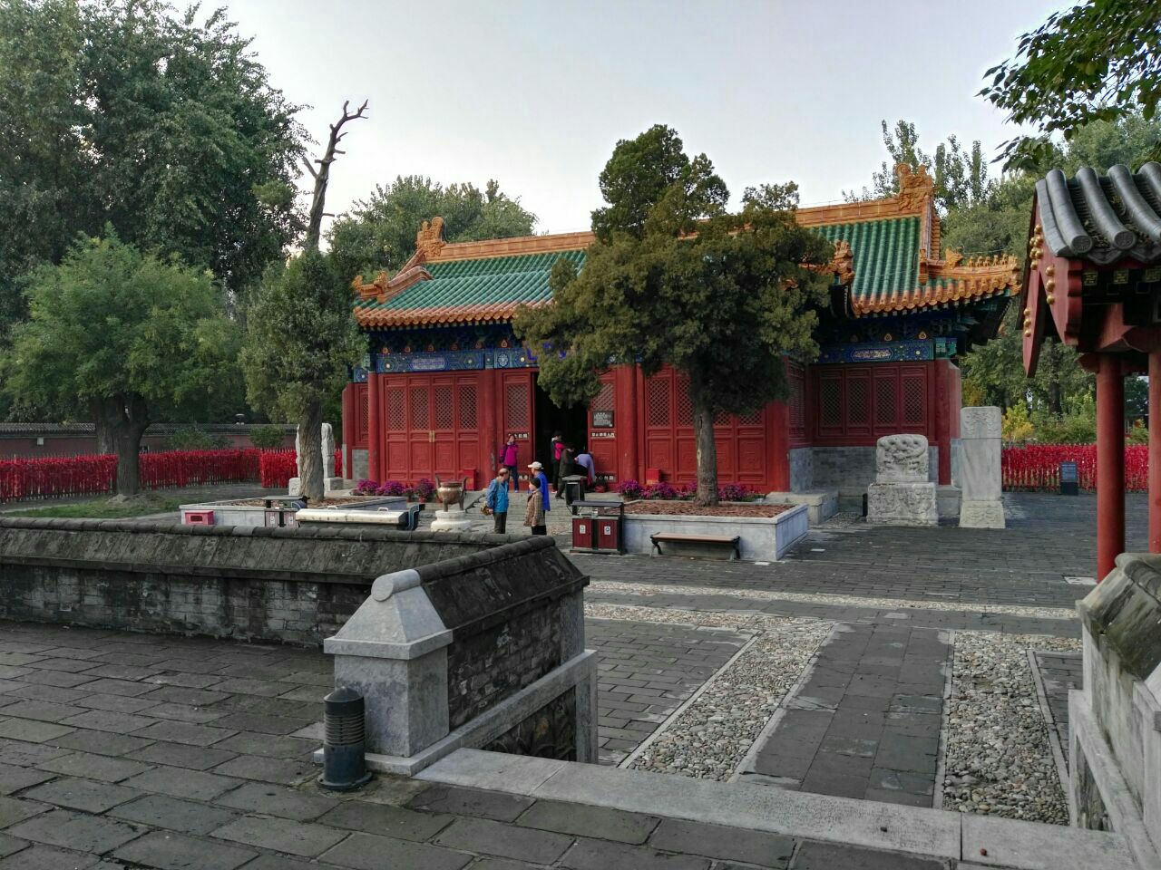 就在北京的奥林匹克公园的最南端有个庙就是著名的娘娘庙,这里几十年