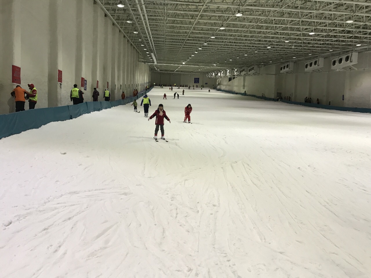 文成天鹅堡室内滑雪场好玩吗,文成天鹅堡室内滑雪场样