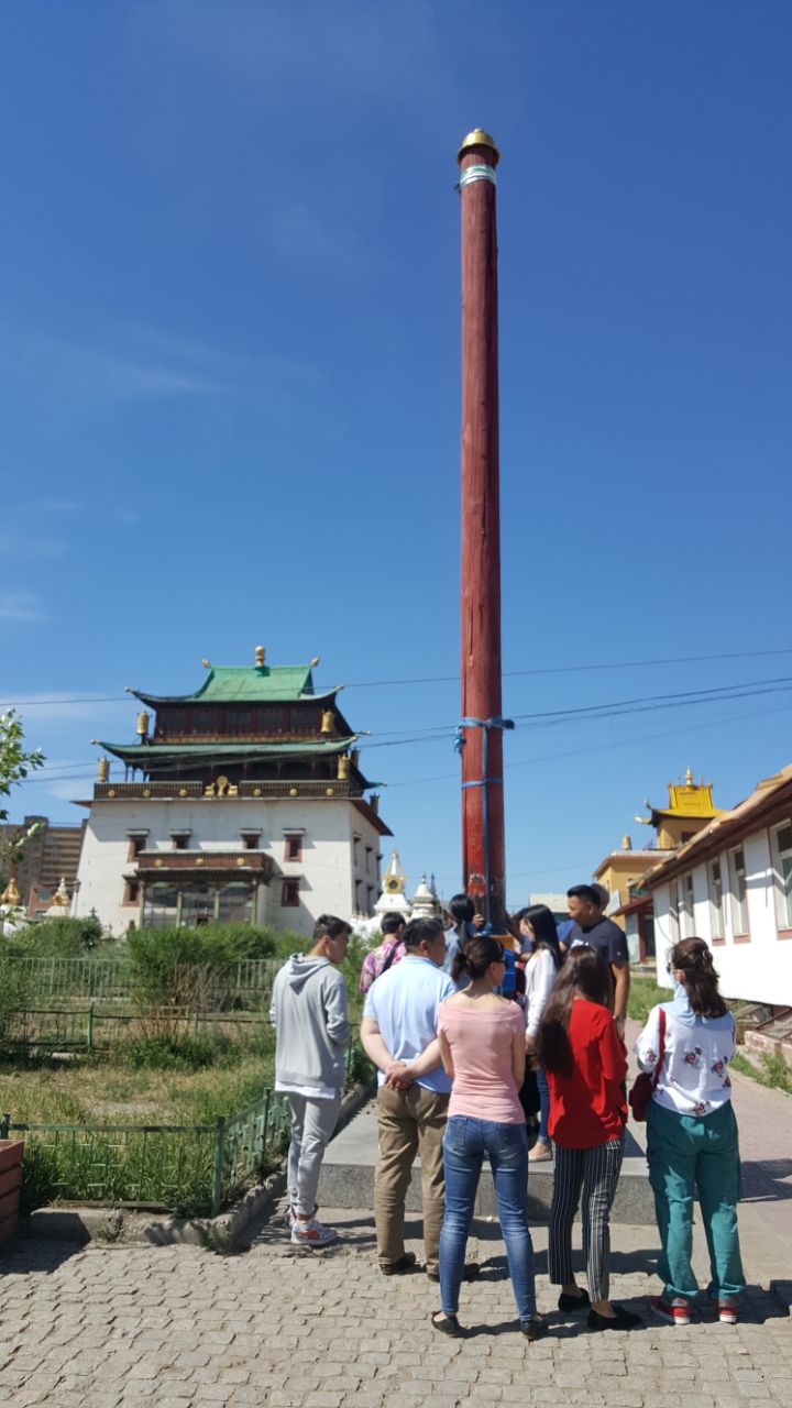 【甘丹寺】位于乌兰巴托市区的西北部,是目前蒙古国内最大的藏传佛教