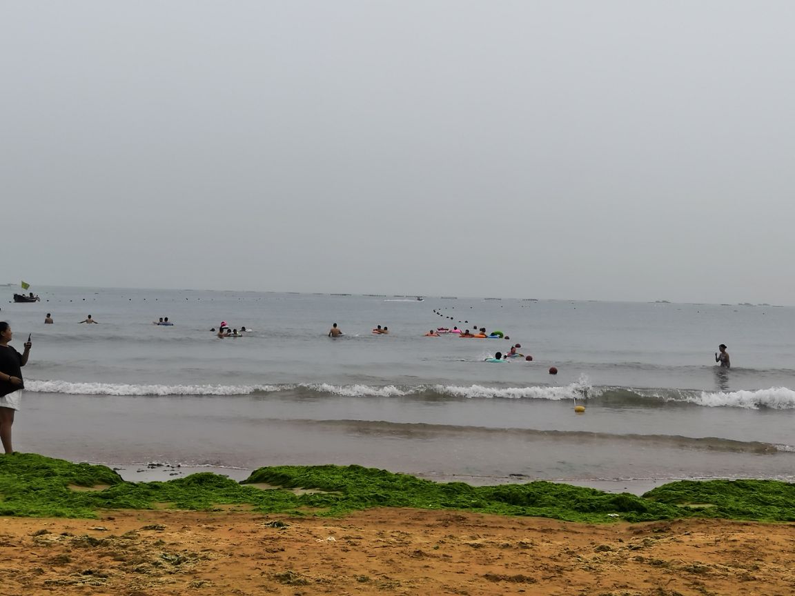 银沙滩海水浴场