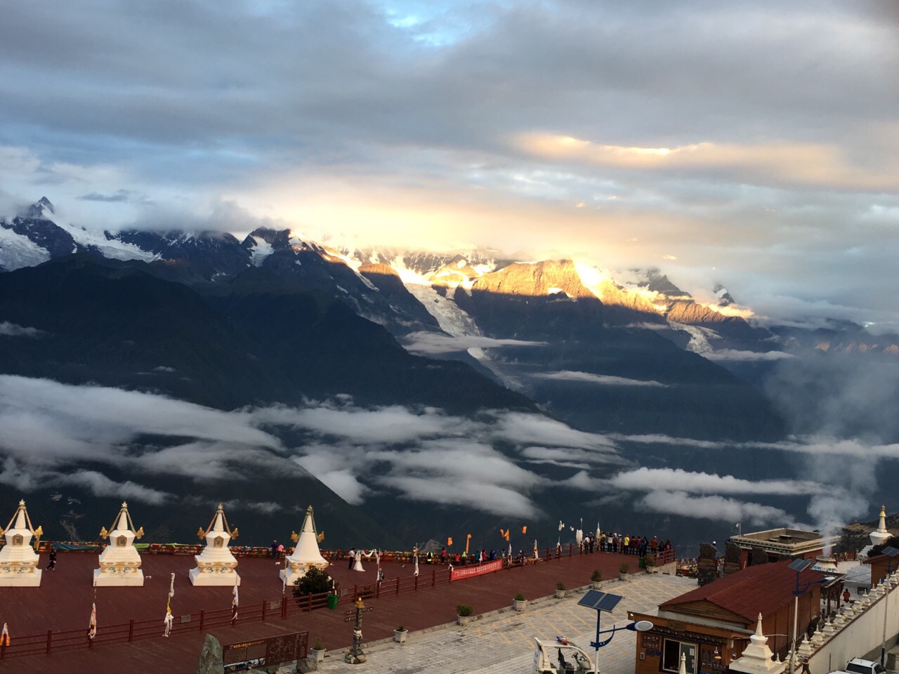 梅里雪山旅游景点攻略图