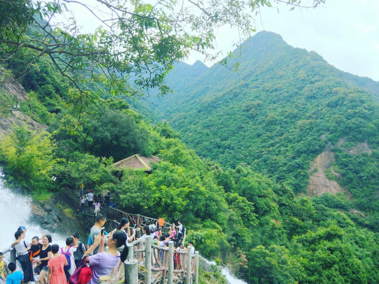 白水旅游景区：自然美景，丰富活动，美食体验，舒适便捷