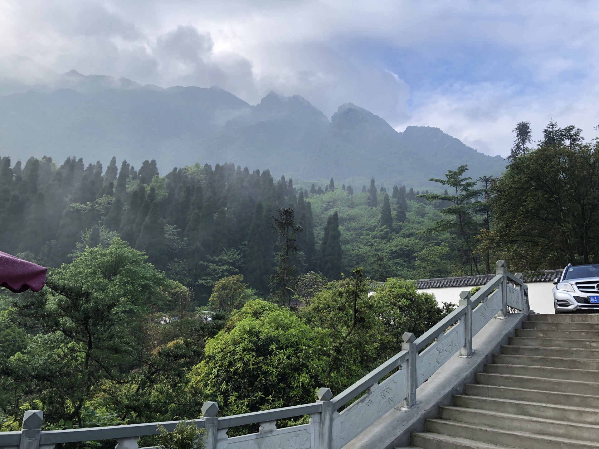 赵公山位于青城山-都江堰风景区玉堂镇境内,是青城山—都江堰