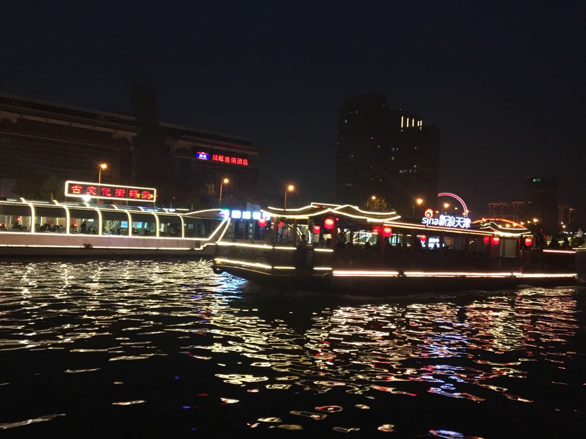 海河观光游船