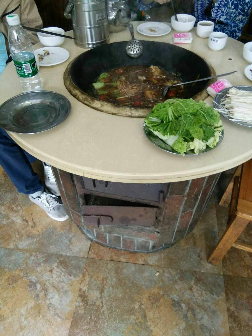 大锅大灶柴火饭庄