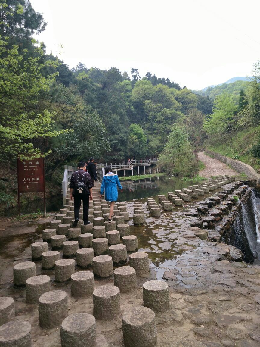 【携程攻略】罗山灵山景点,清明节一个人去的,坐罗山!
