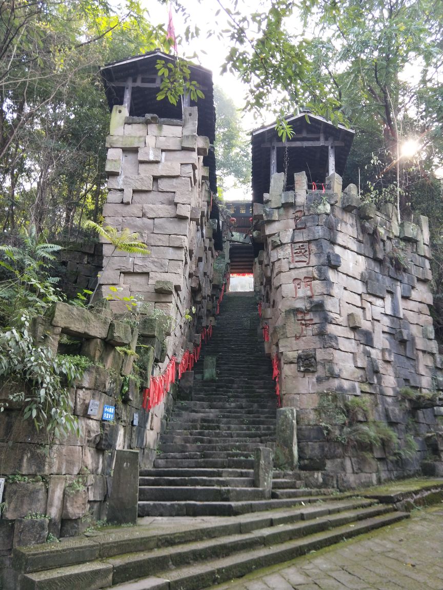 广安神龙山巴人古堡好玩吗,广安神龙山巴人古堡景点样