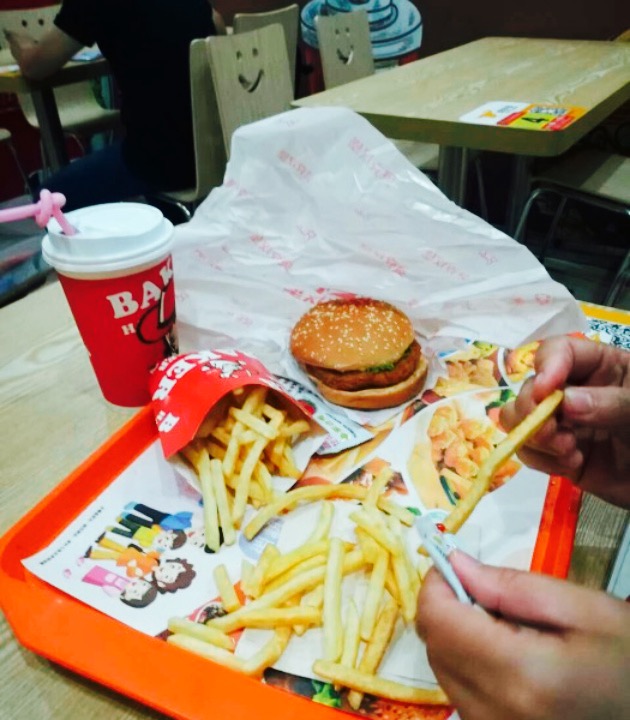 贝克汉堡(大学路店)