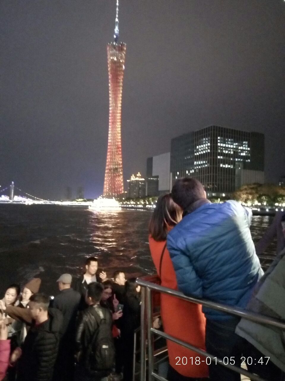 珠江夜游广州塔码头
