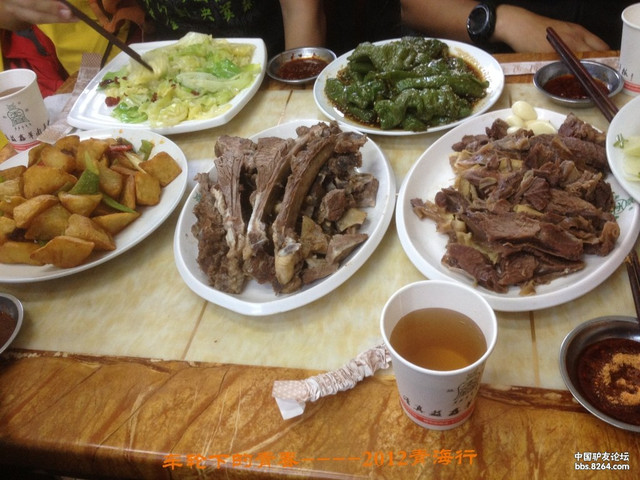 去吃了西宁最有名的益鑫手抓羊肉(好像是这俩字),青海的羊肉真心好吃
