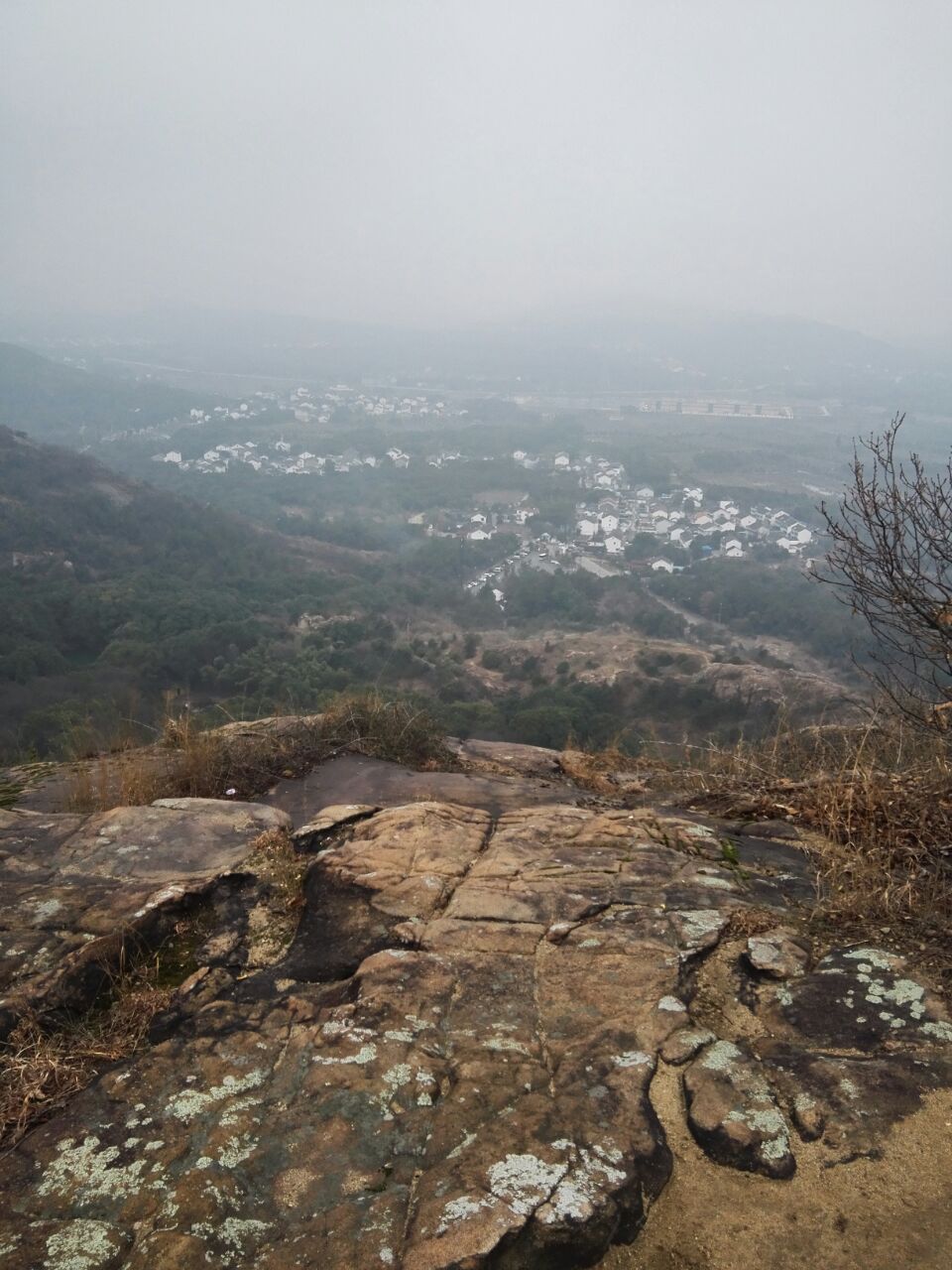 【携程攻略】苏州天池山景点,一进大门就听见边上小溪声,是山上的天池