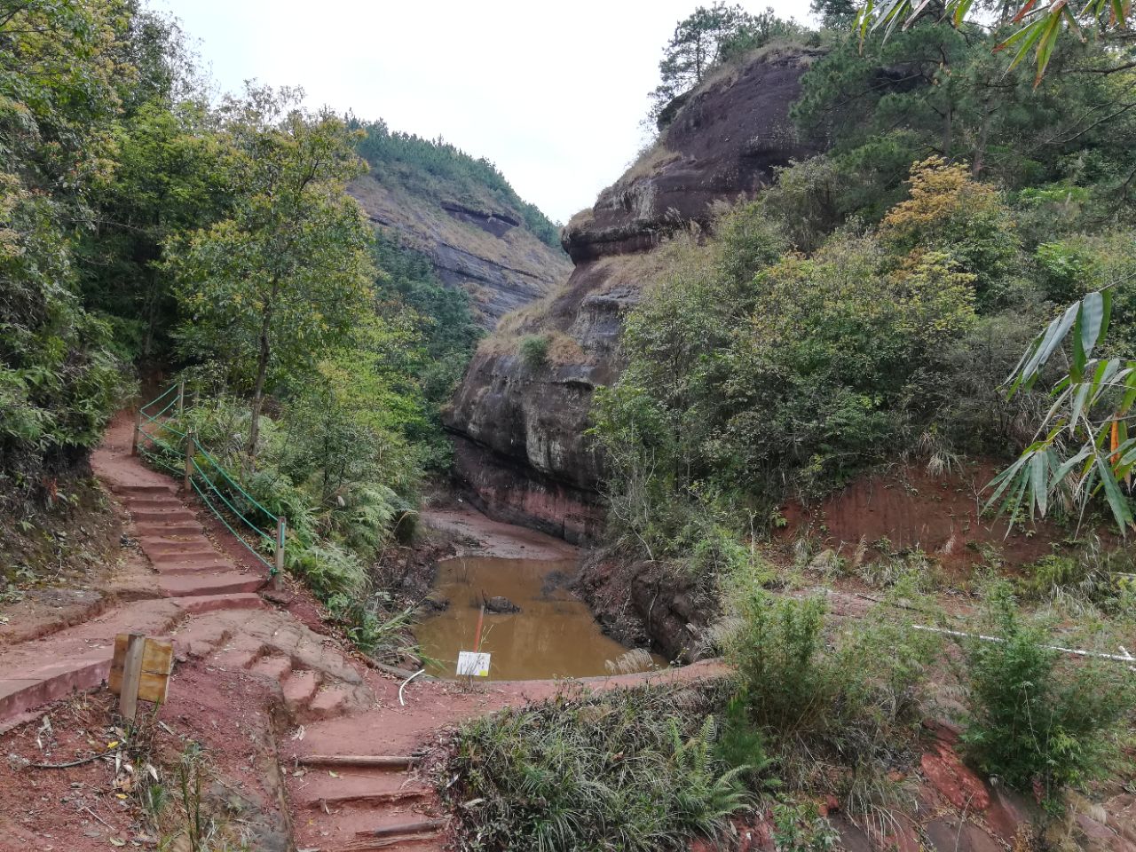 广西烟霞山风景区