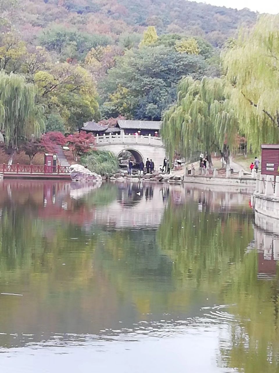 其中以"剑门奇石","拂水晴岩"