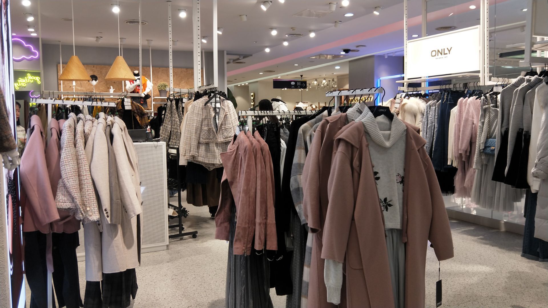 【携程攻略】武汉only(群光广场店)购物,店名:qnly(店