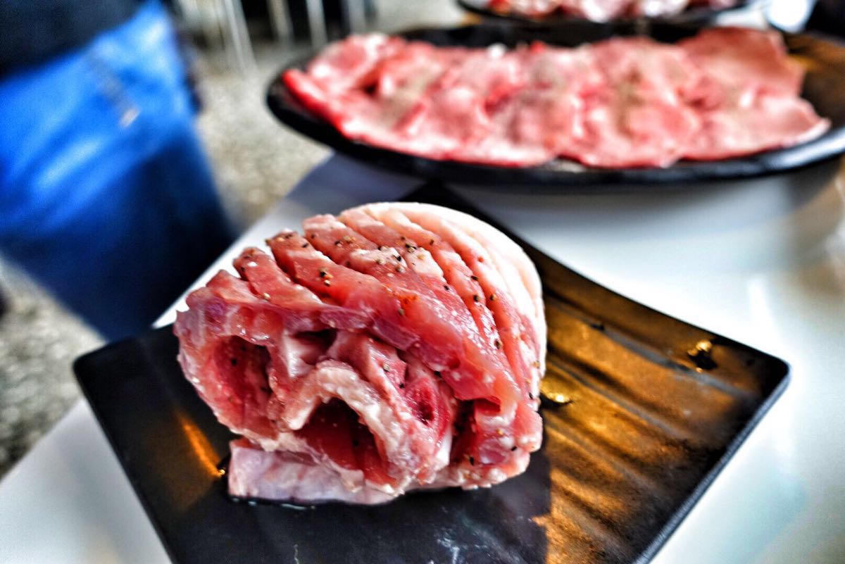 衣服上的烤肉味怎么清除-如何去除衣服上的烧