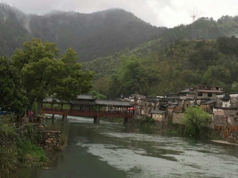 由原始森林游览区汪胡景区,高岭国家矿山公园,绕南陶瓷主题园区,瓷茶