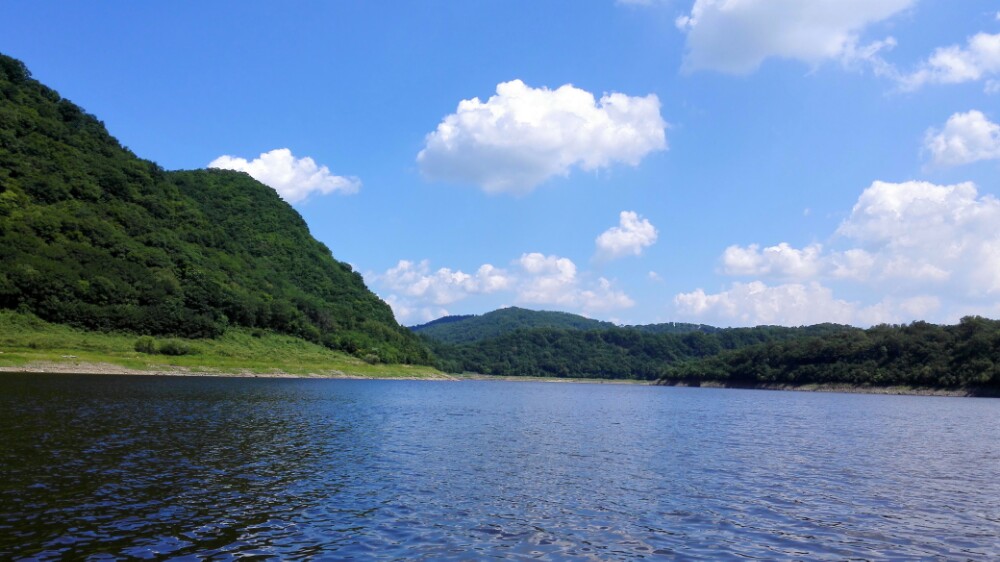 雪山飞湖