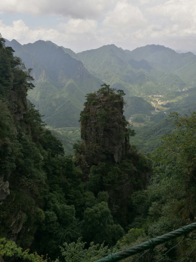 金秀莲花山景区