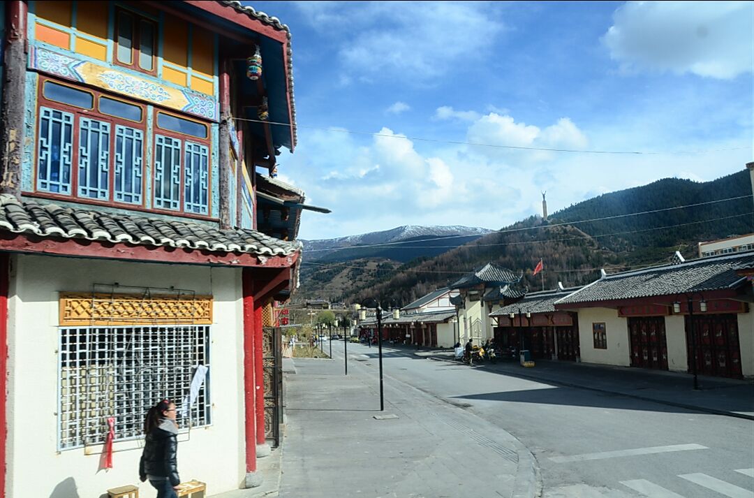 川主寺是松潘的一个镇,离松潘城17公里.