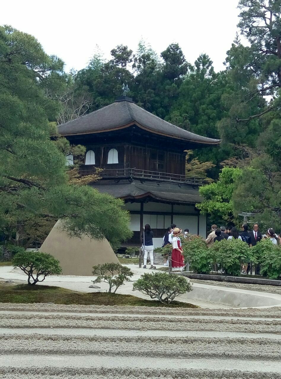 很多人只知金阁寺,却不知还有银阁寺.同样也是一个很精致的日式庭院.