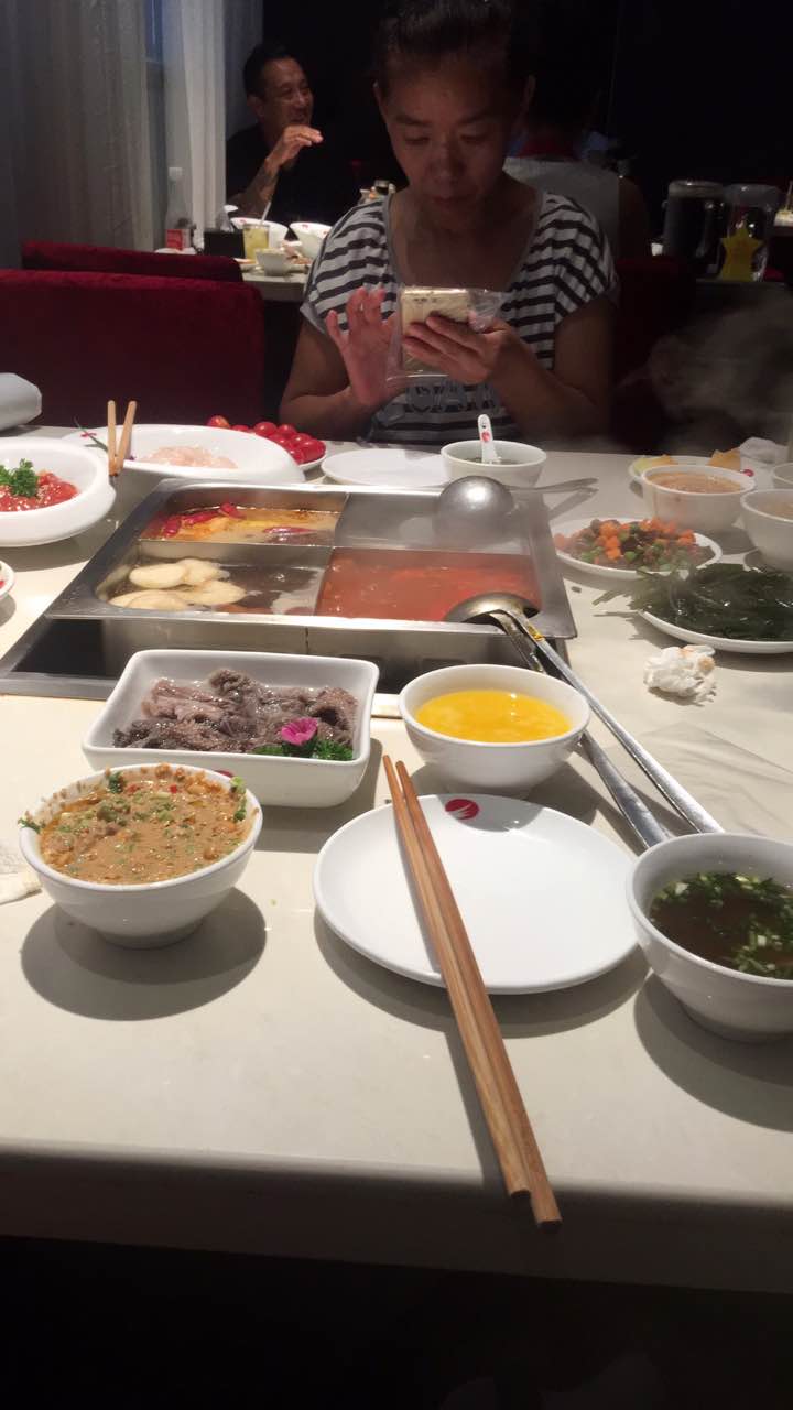 吃了好多年了,吃火锅还是海底捞舒服.最近爱上巴沙鱼