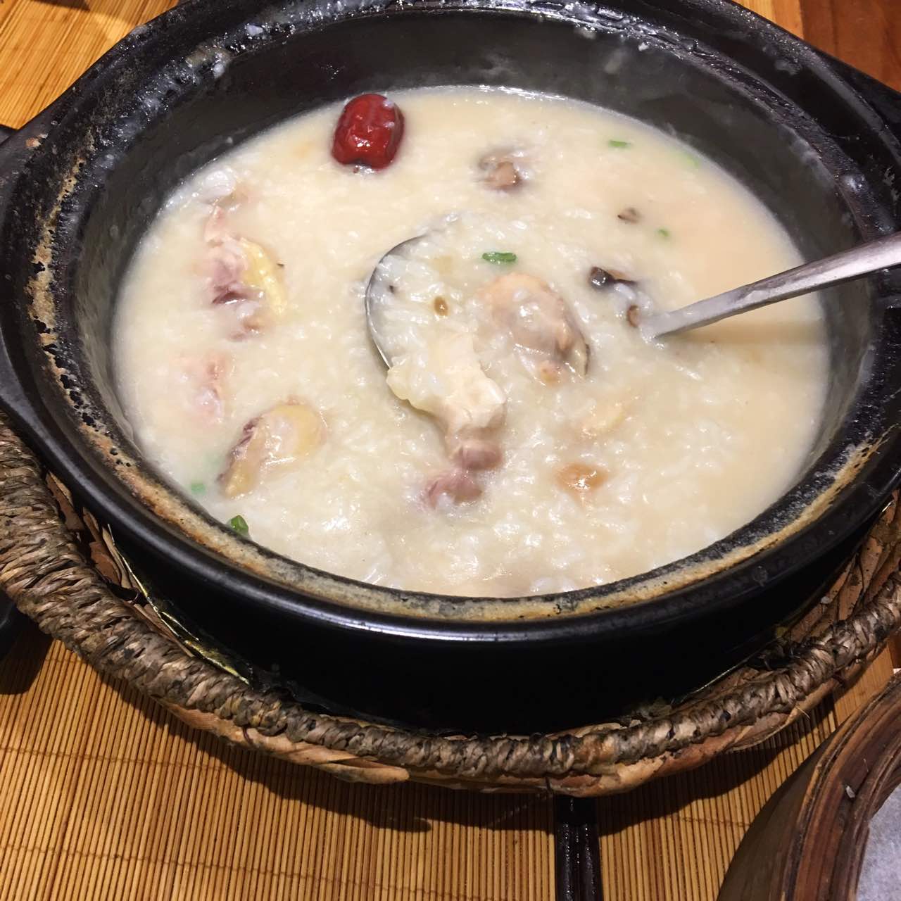 2021米鱼记古法粥铺(奉化店)美食餐厅,新品农家土鸡味道还可以 鸡肉.