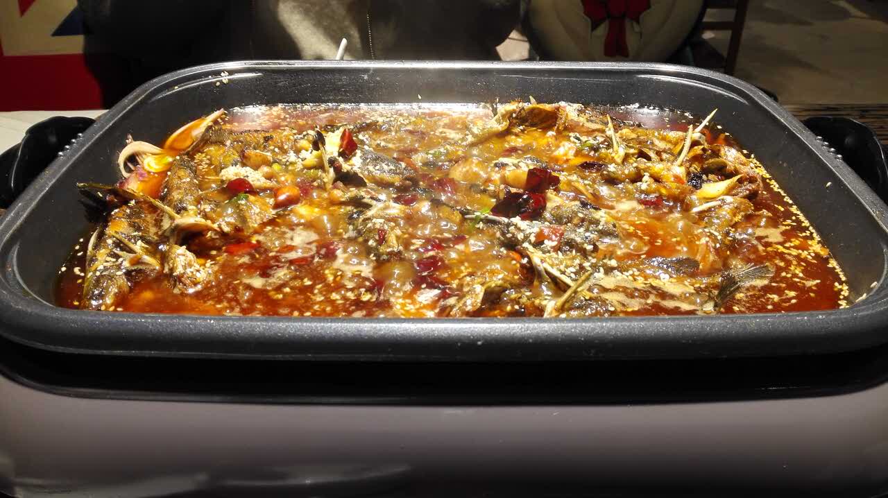 小小河边鱼
