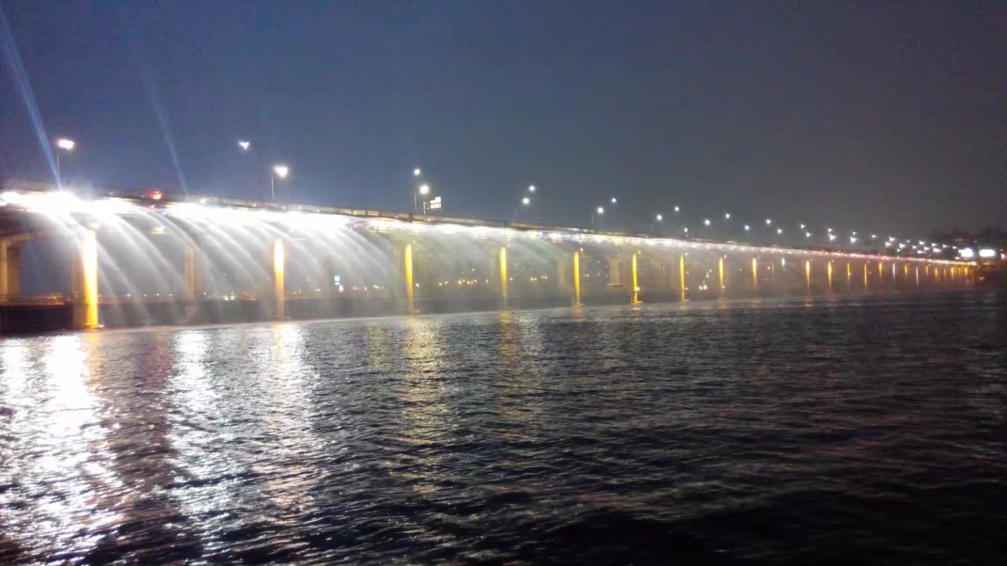盘浦大桥月光彩虹喷泉