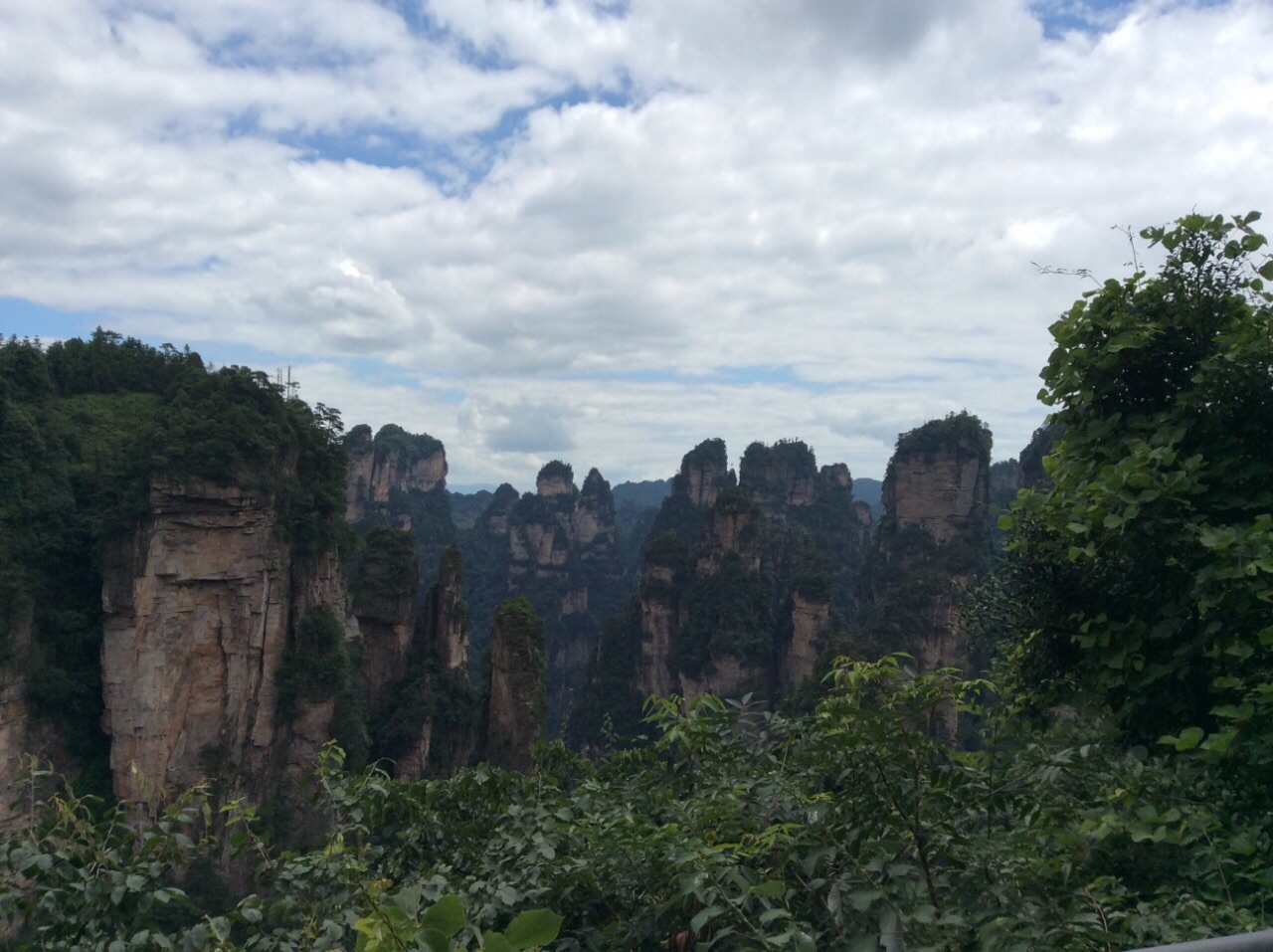 西海峰林是在张家界国家森林公园中峰林最集中的地方