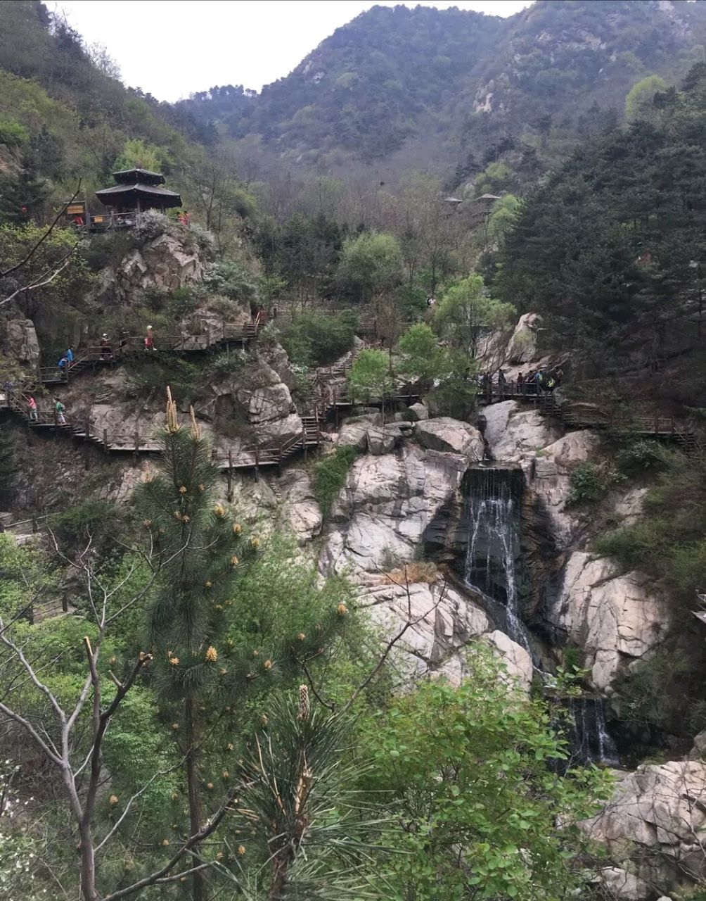 九如山瀑布群风景区