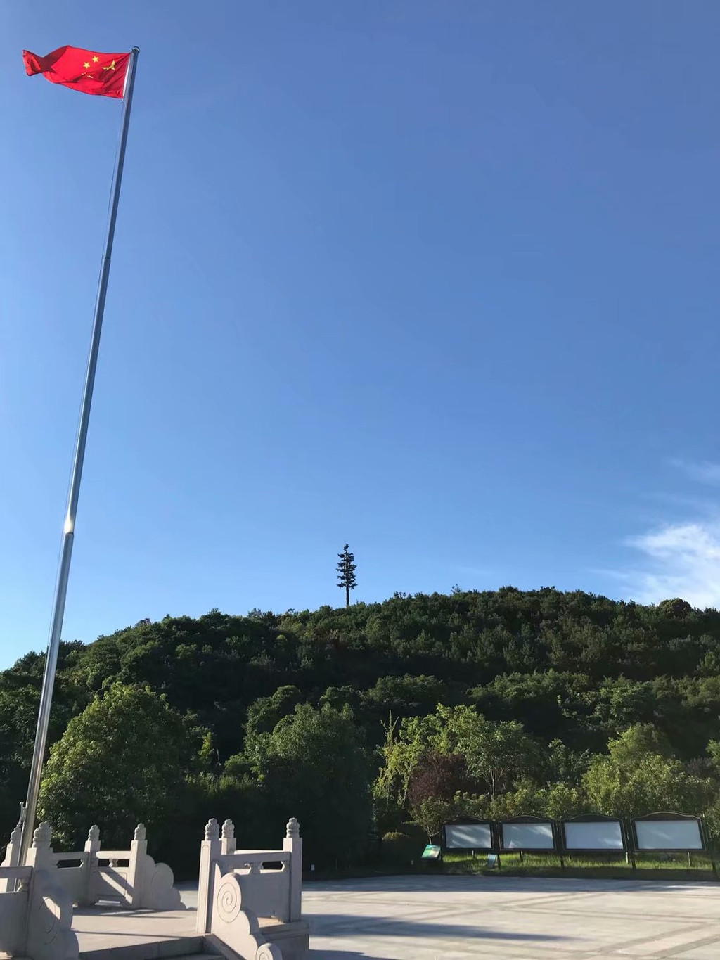 龙潭溯溪觅清凉 依偎蓝天欲成仙——周末新昌,海宁之旅纪实(四)