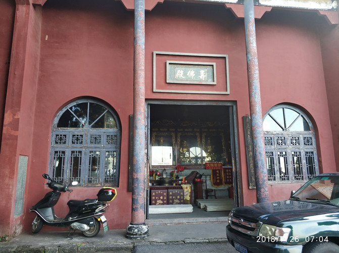 上封寺位于衡山山顶附近,是南岳最早的古刹之一,隋朝以前叫"光天观"