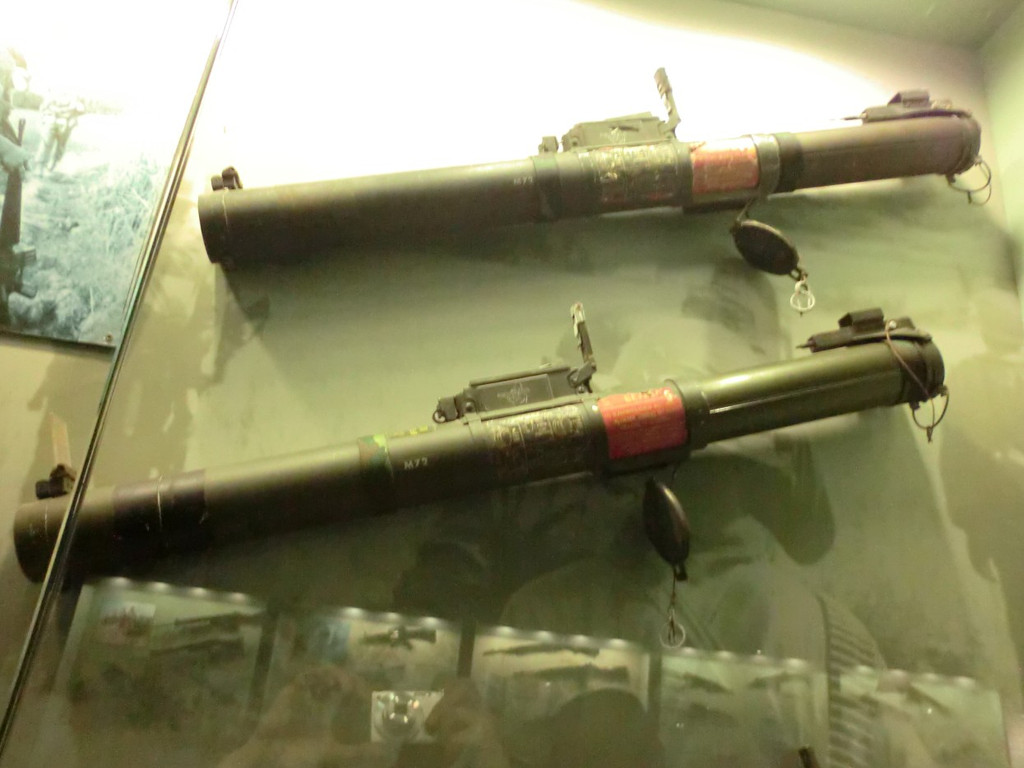 两种口径的巴祖卡火箭筒