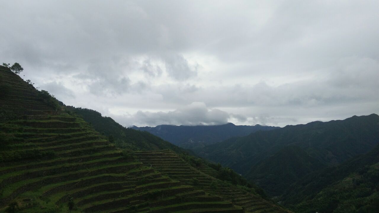 蜈蚣岭村