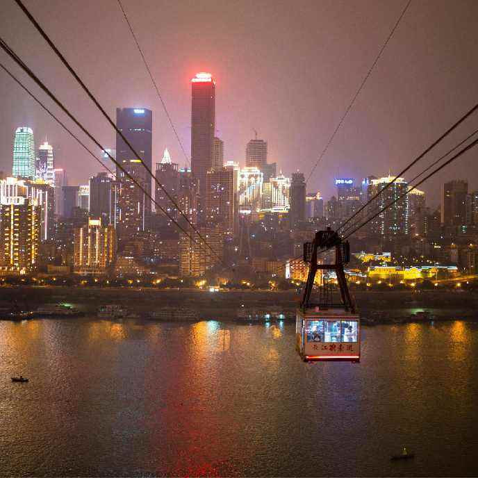 186****8612 当初就是奔看重庆夜景去坐长江索道的,刚好是暑假旺季的
