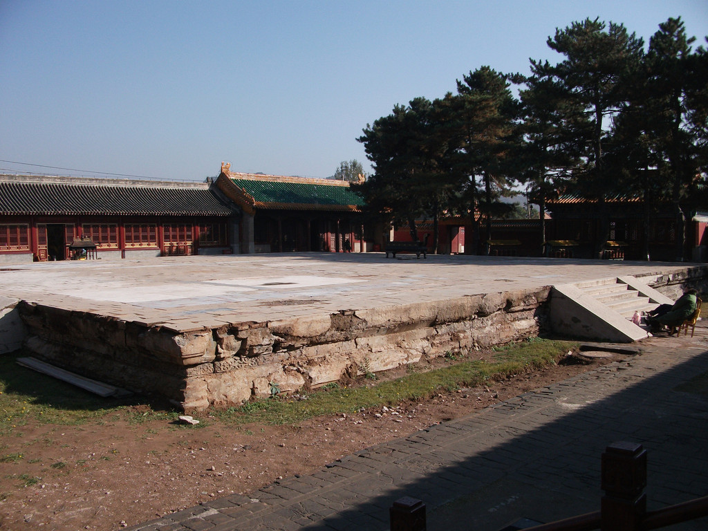【普佑寺】:只剩遗址;看.